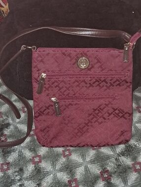 Tommy Hilfiger Wine Crossbody with Patterned Jacquard